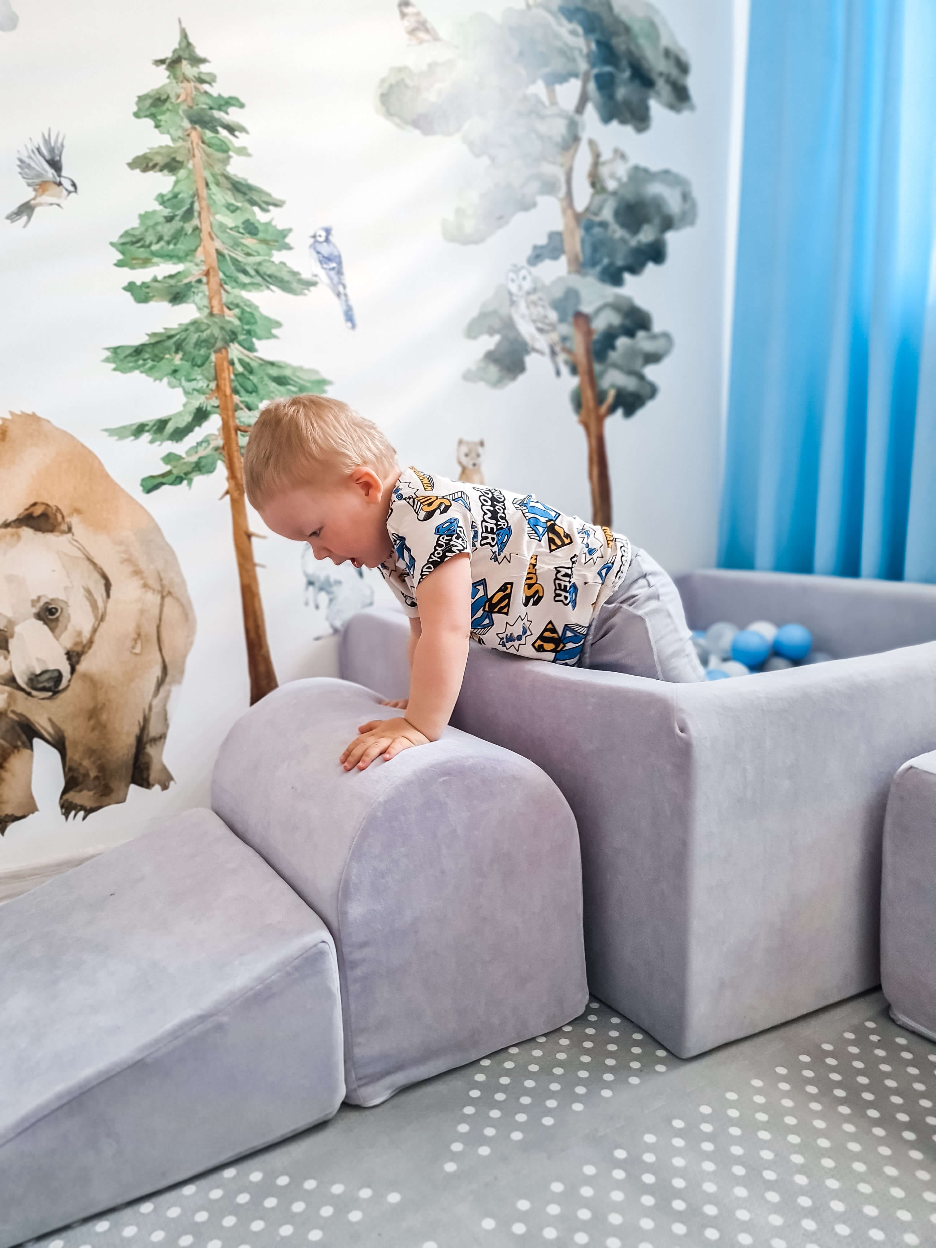 Schaumstoff-Spielbereich mit quadratischem Pool 90x90x40, samtweich, hellgrau + 400 Bälle (grau, weiß, hellblau, hellmint)