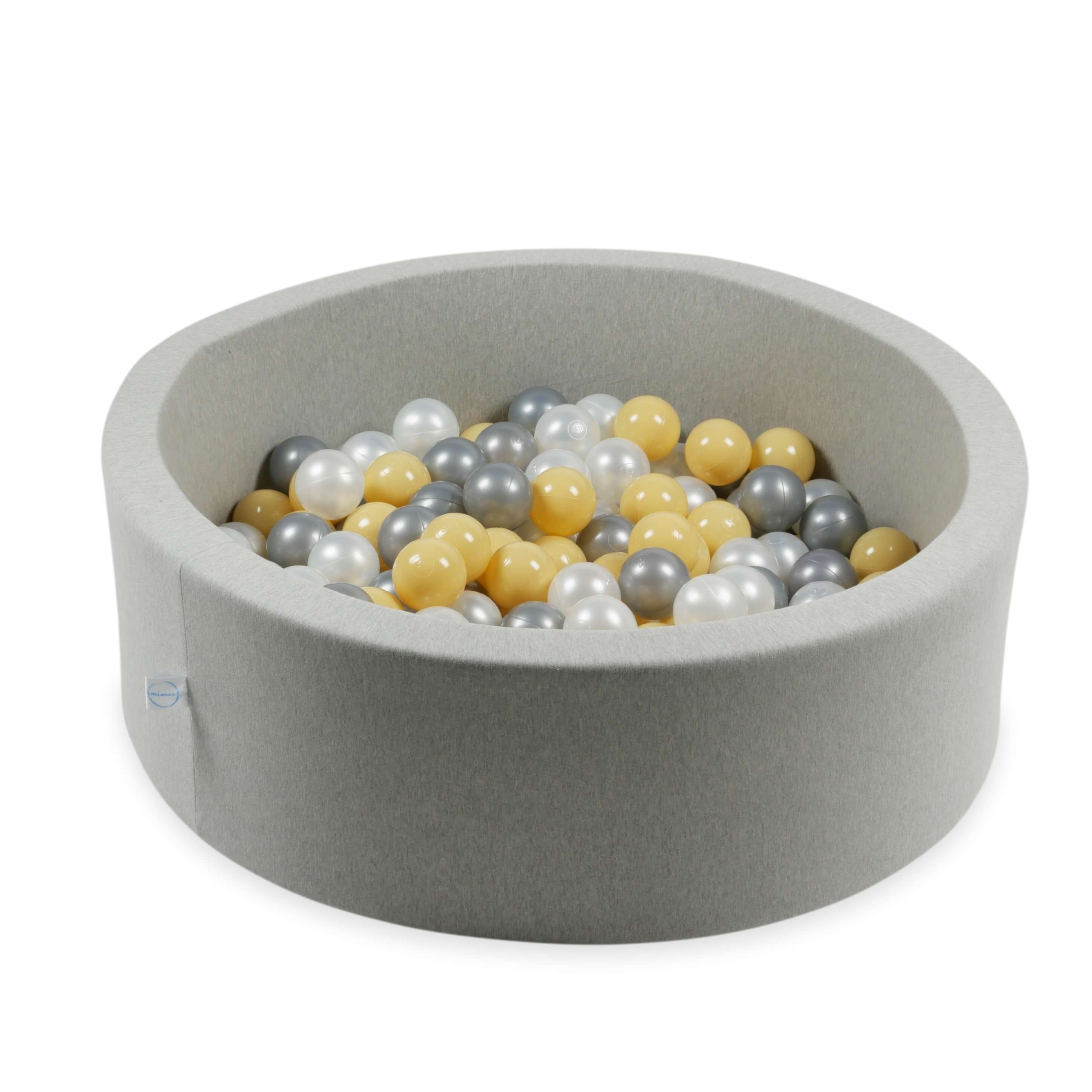 25 Spielbälle mit 7 cm Durchmesser in den Farben Perlmutt, Silber und Beige.