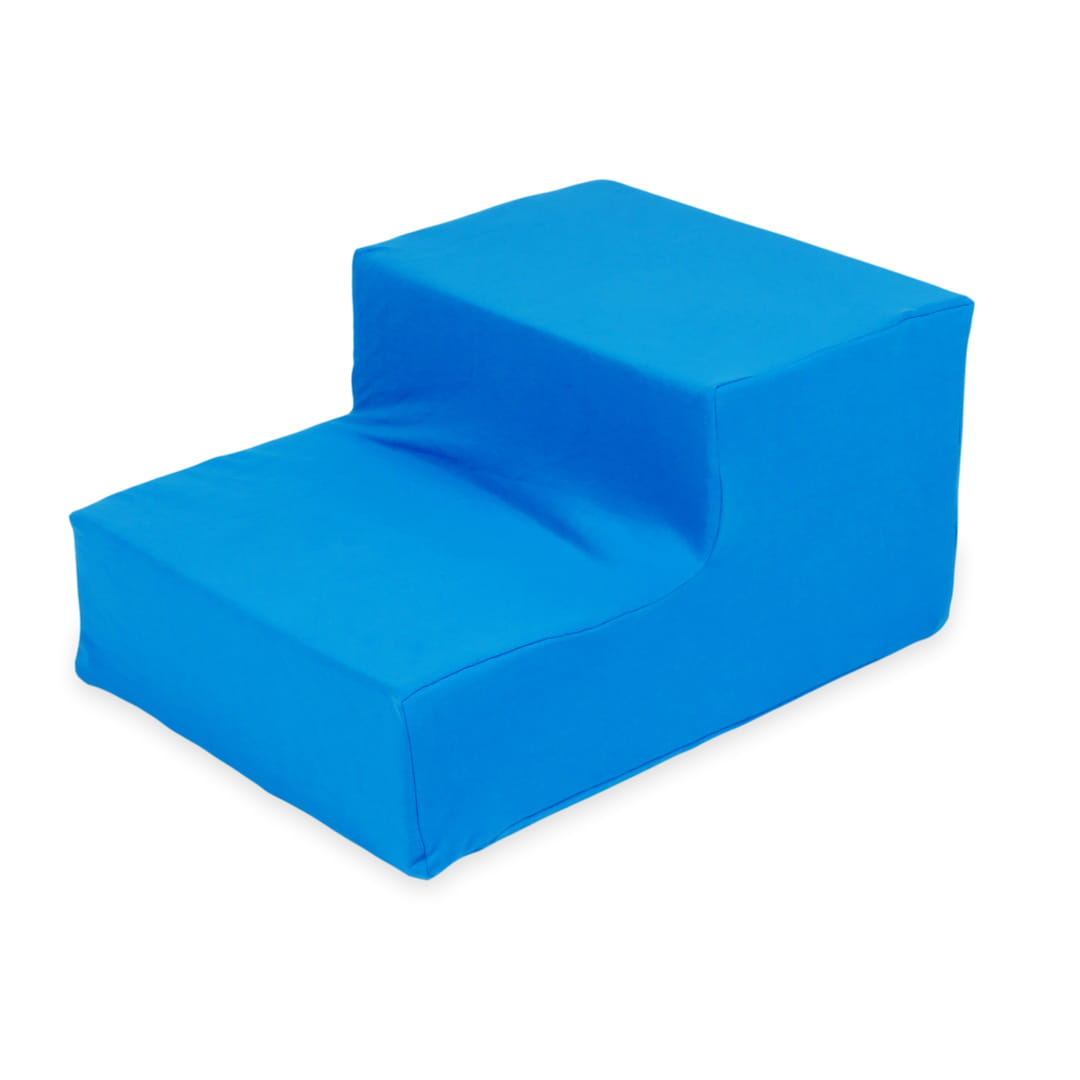 Blaue Schaumstoffstufen für den Spielplatz