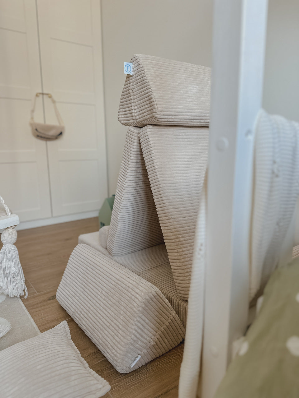 Montessori Mini Comfort Spielsofa aus Cord