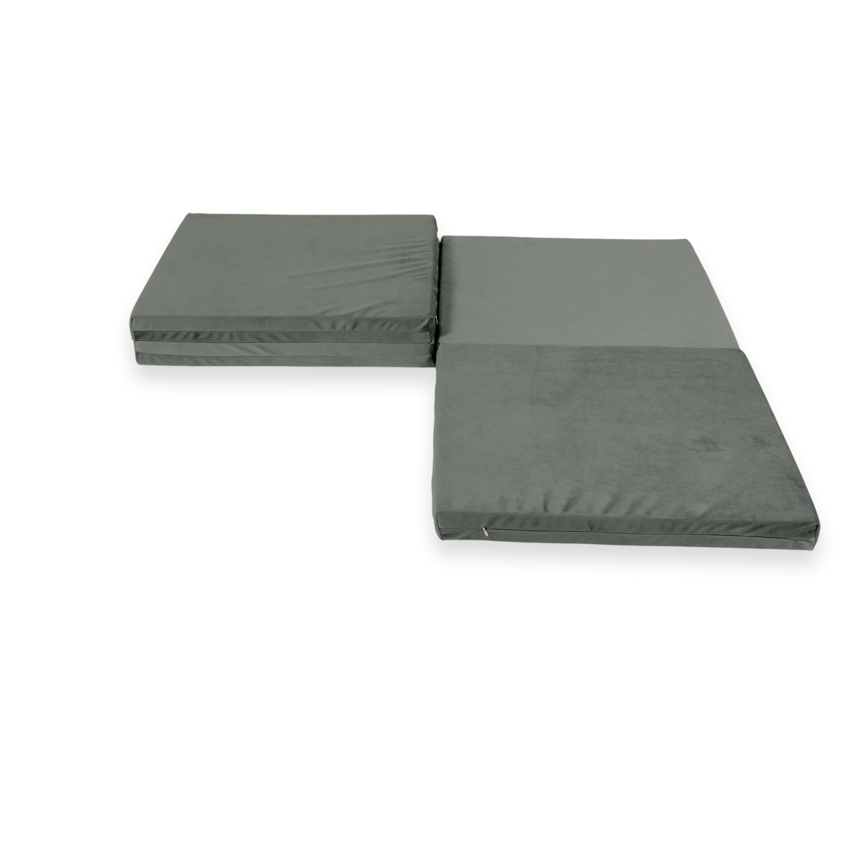 Quadratische, faltbare Babyspielmatte 120 x 120 cm aus Samt