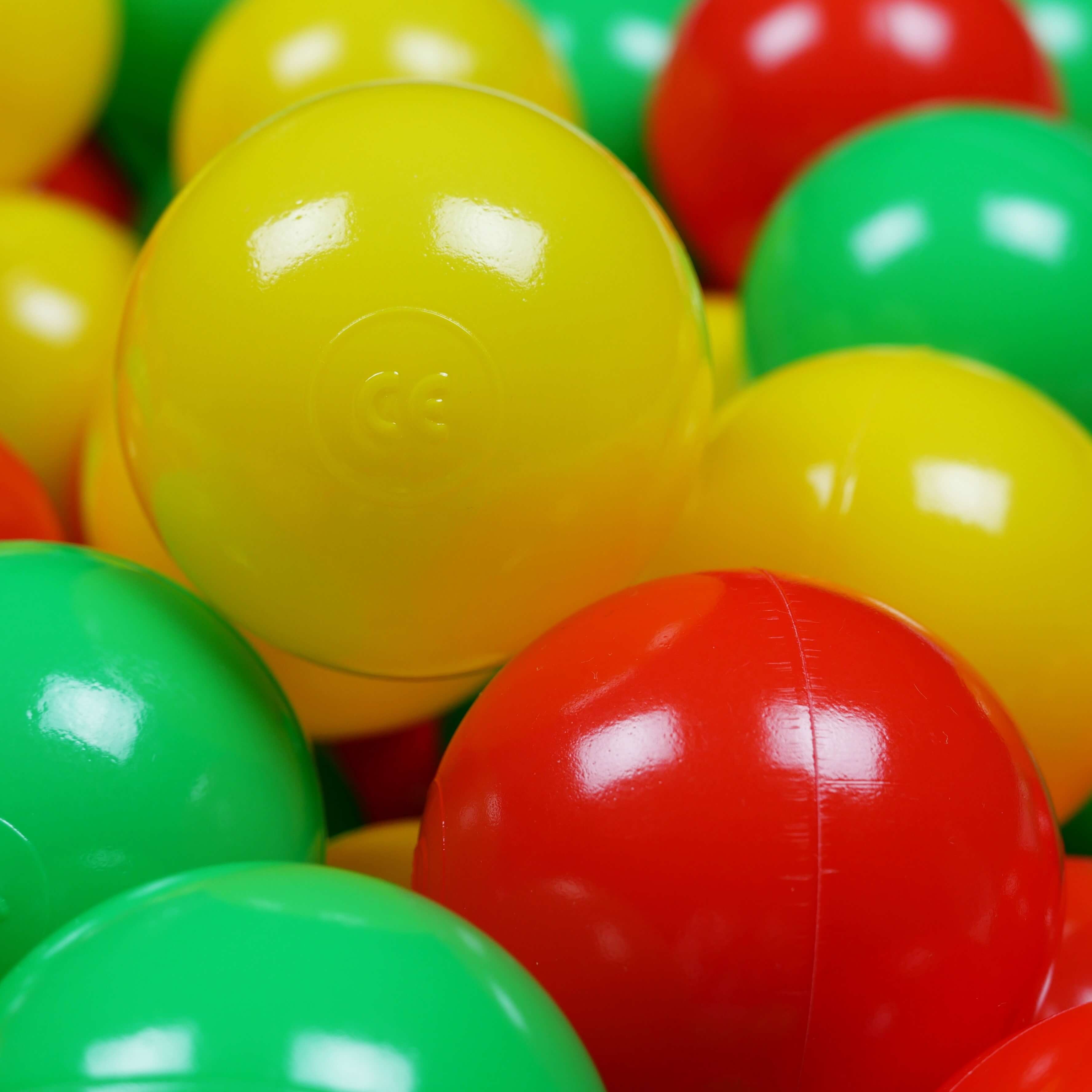 200 Spielbälle mit 7 cm Durchmesser in Gelb, Rot und Grün
