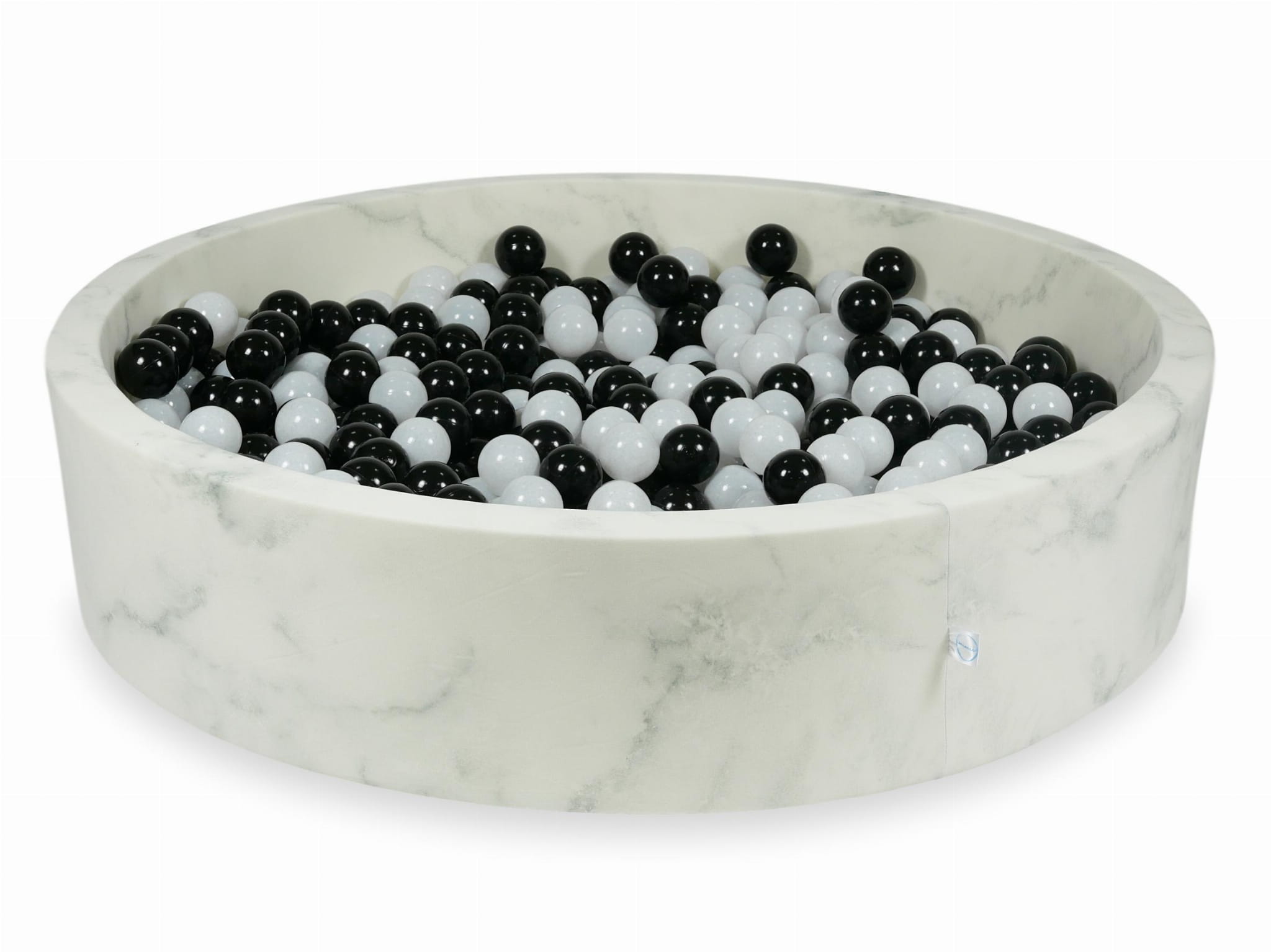 Kugelbad 130x30 mit 600 Kugeln (schwarz, weißer Pullover)